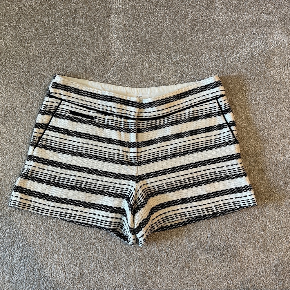 EUC LOFT tweed shorts size 8